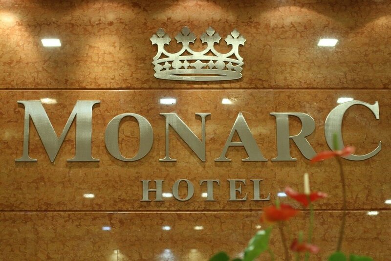 Отель MonarC в Тиране