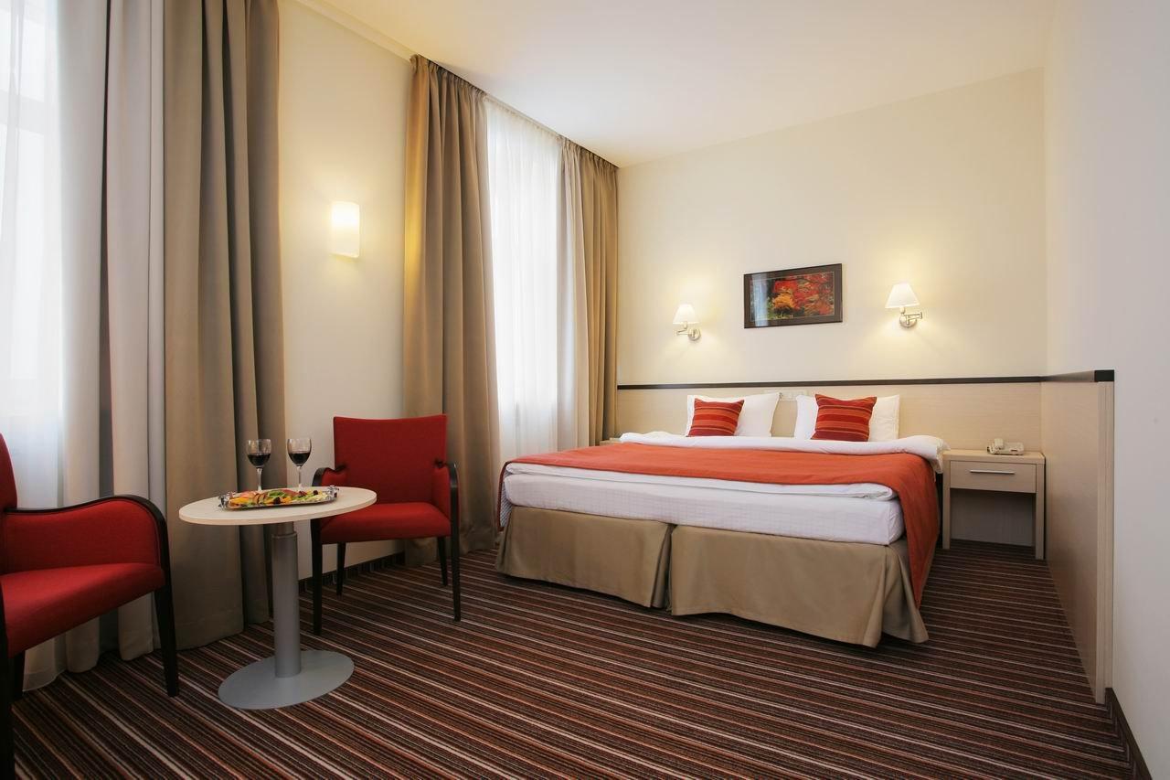 Фото отеля 2