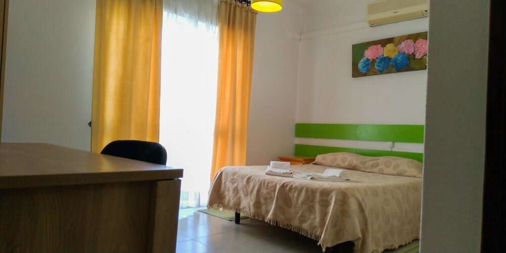 Фото E-Nove Lounge Hostel Caffe