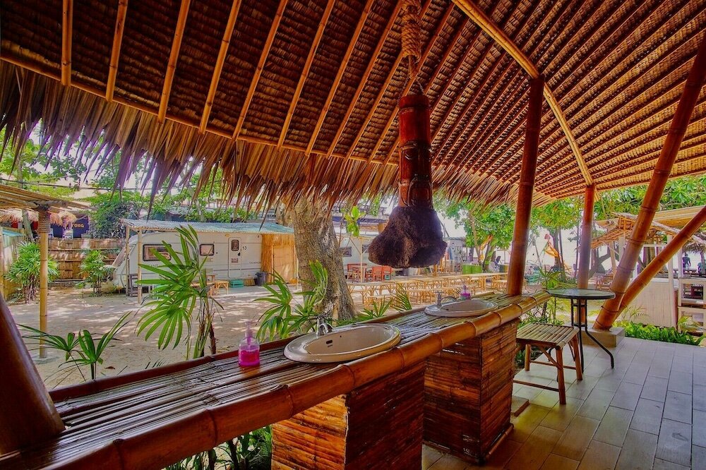 Фото Beach House Camp