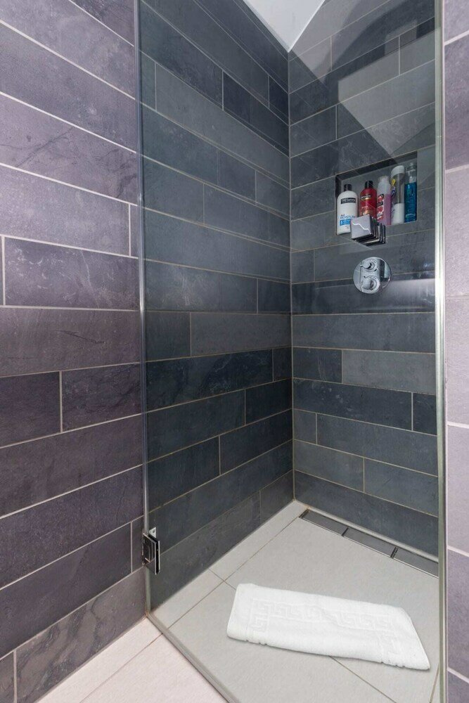 Фото Central and Unique 1 Bedroom Mews House in Mayfair