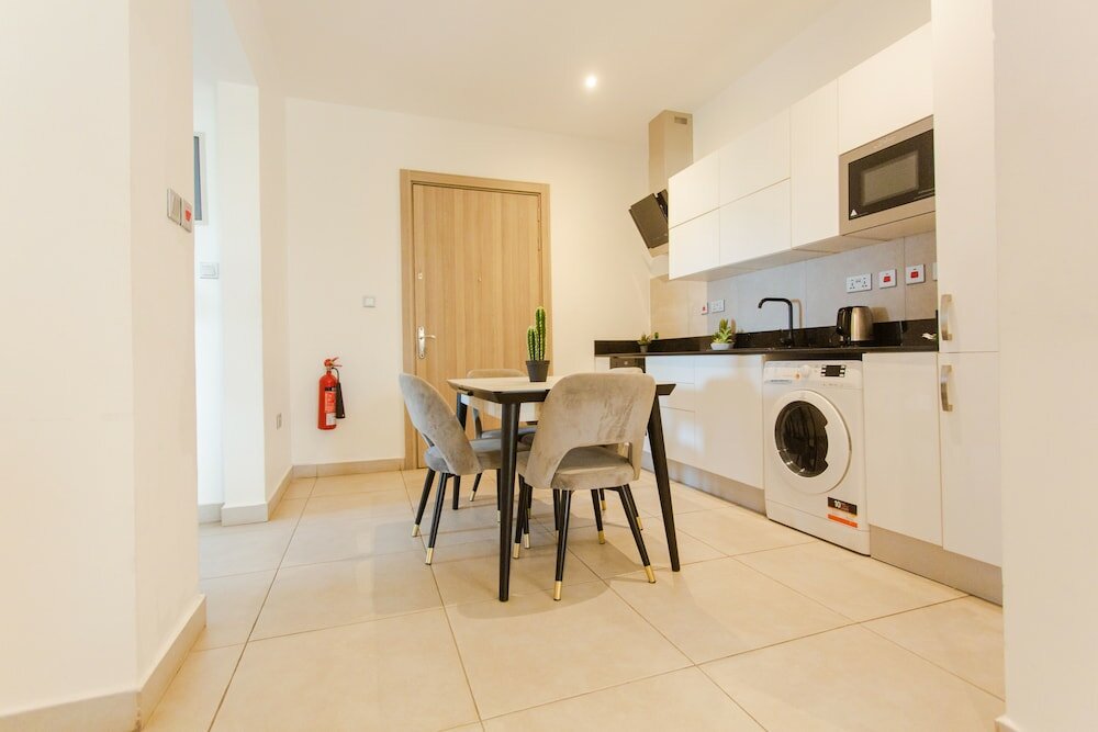 Фото Accra Luxury Apartments at Pine Court