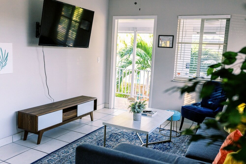 Фото Galleria Apartments by Lowkl