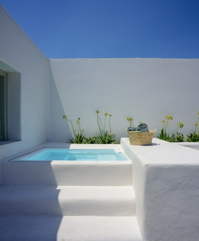 Фото Oia Treasures Art Suites