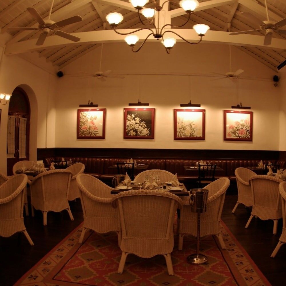 Фото Royal Bar & Hotel