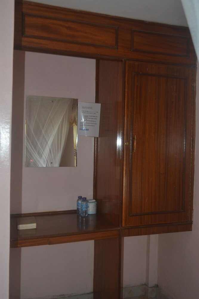 Фото Maendeleo Parkview Hotel