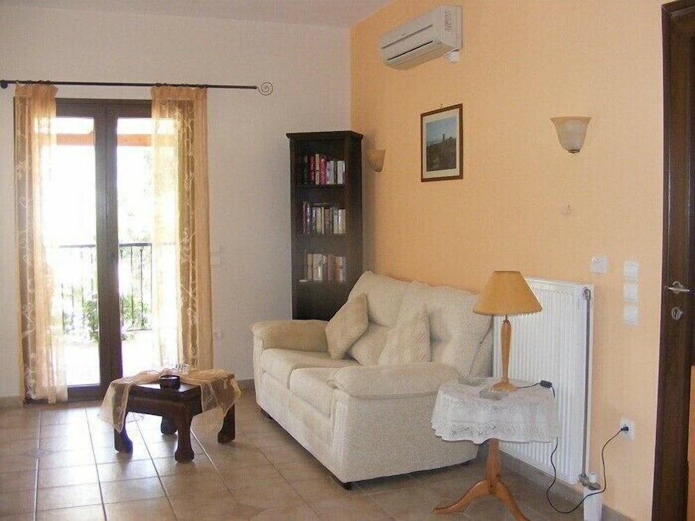 Фото Olive Tree Villas