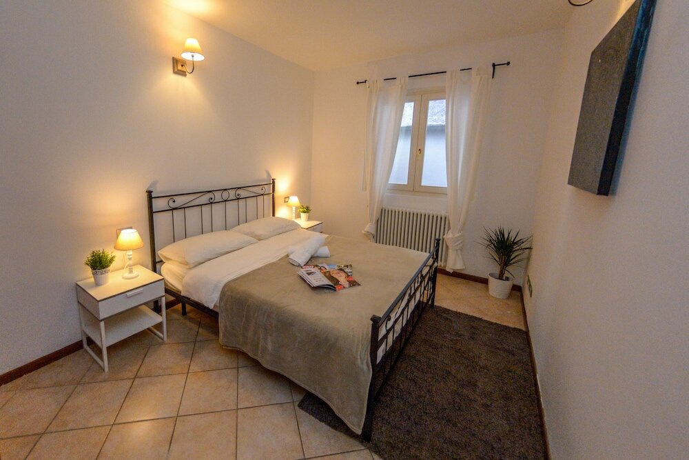 Фото Pianello Charming Lake View