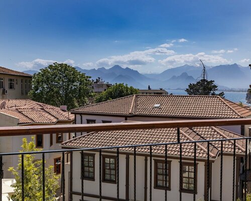 Гостиница Woo Town Suites в Анталье