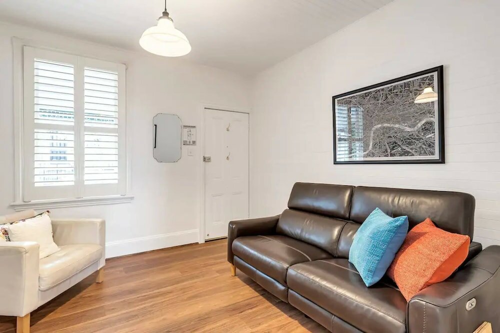 Фото Charming Workers Cottage in a Perfect Enclave