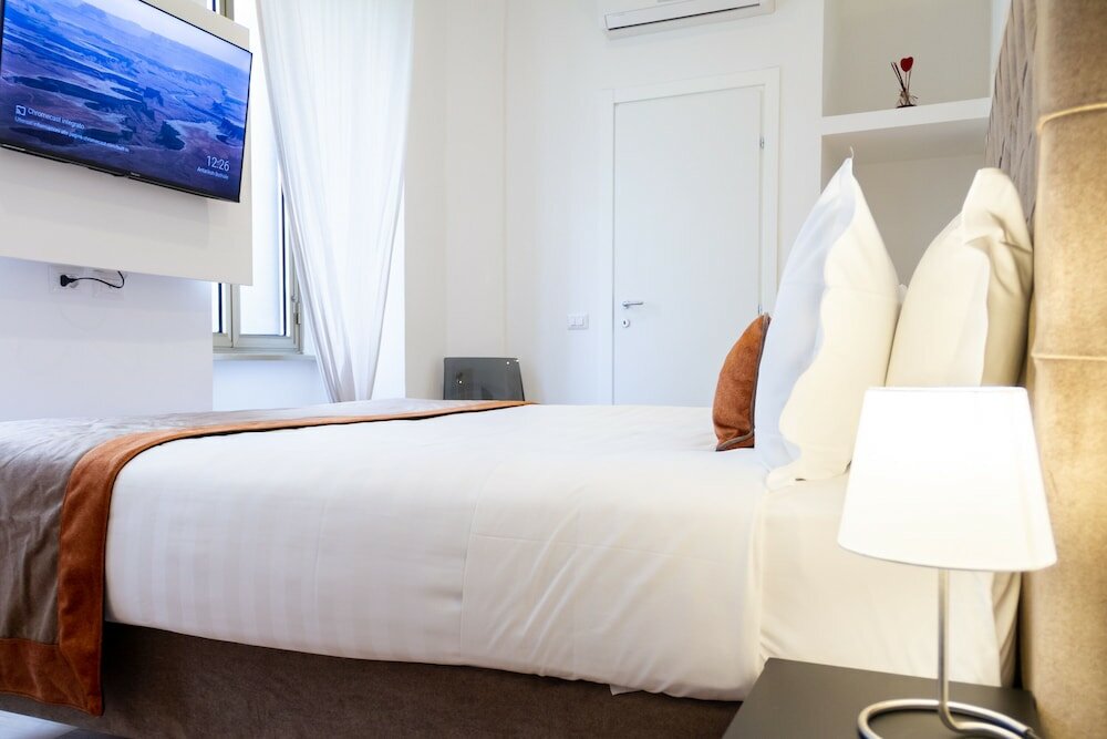 Фото Home at Rome Vatican Suites