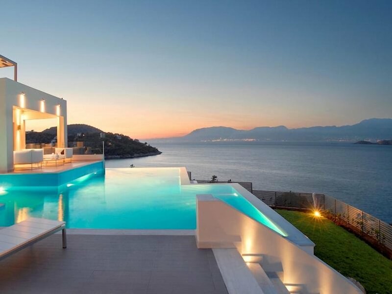 Гостиница New Luxury Beach Front Villa Large Private Pool Amazing sea View