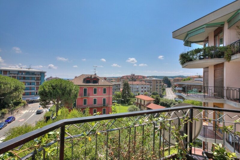 Апартаменты Modern Apartment in Arona