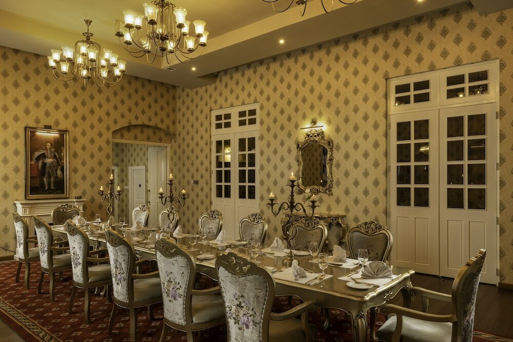 Фото The Westbury Palace