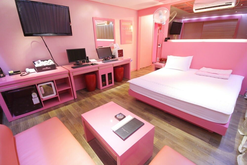 Фото Busan Myeongji W