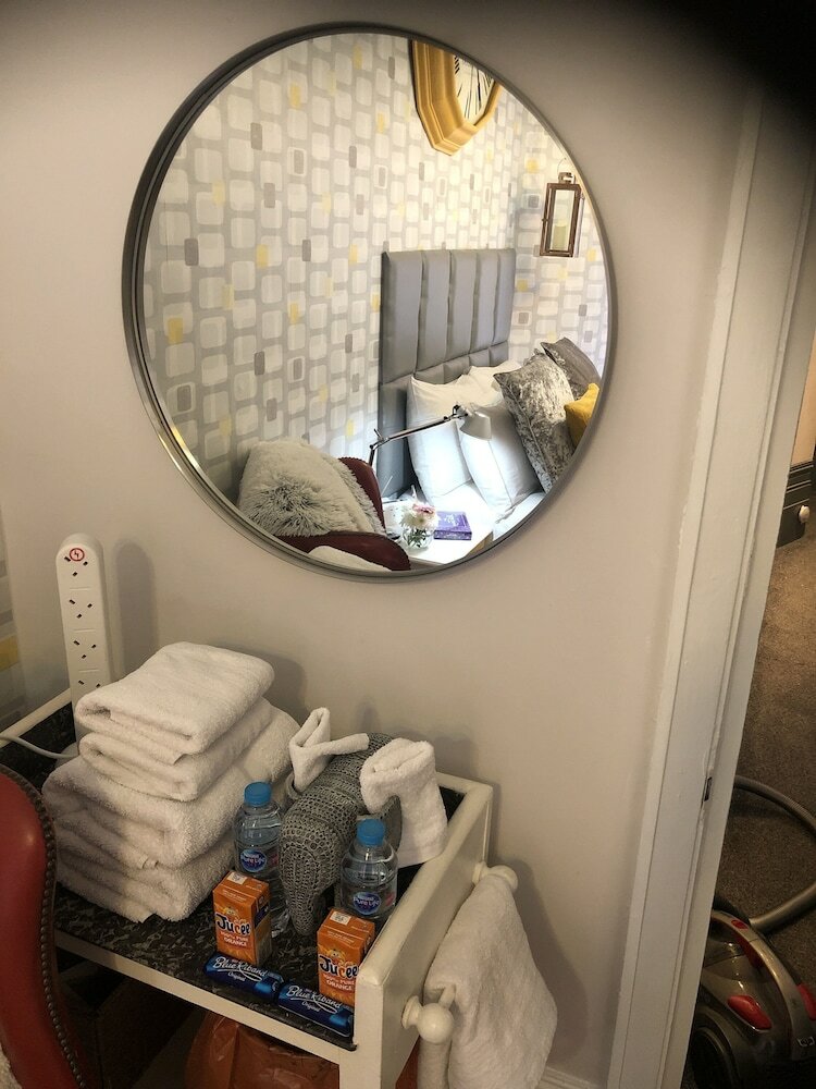 Фото Charing Cross Rooms - B&b