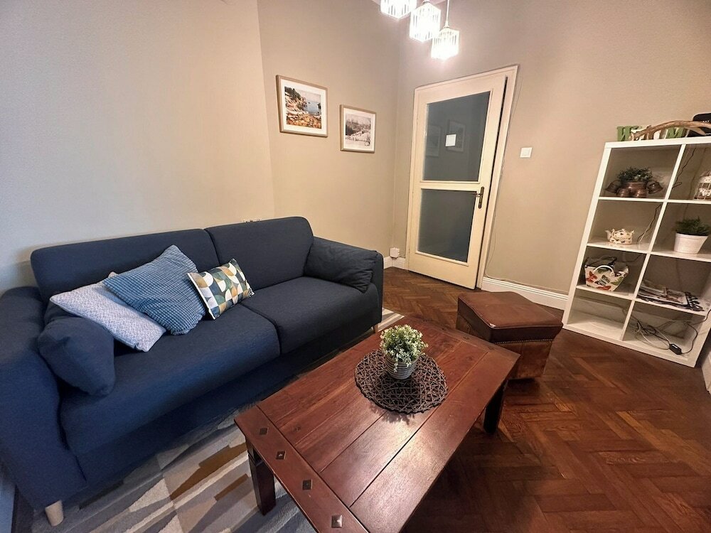 Фото 3 Bdr Top Center Artistic Apartment - 115 m2