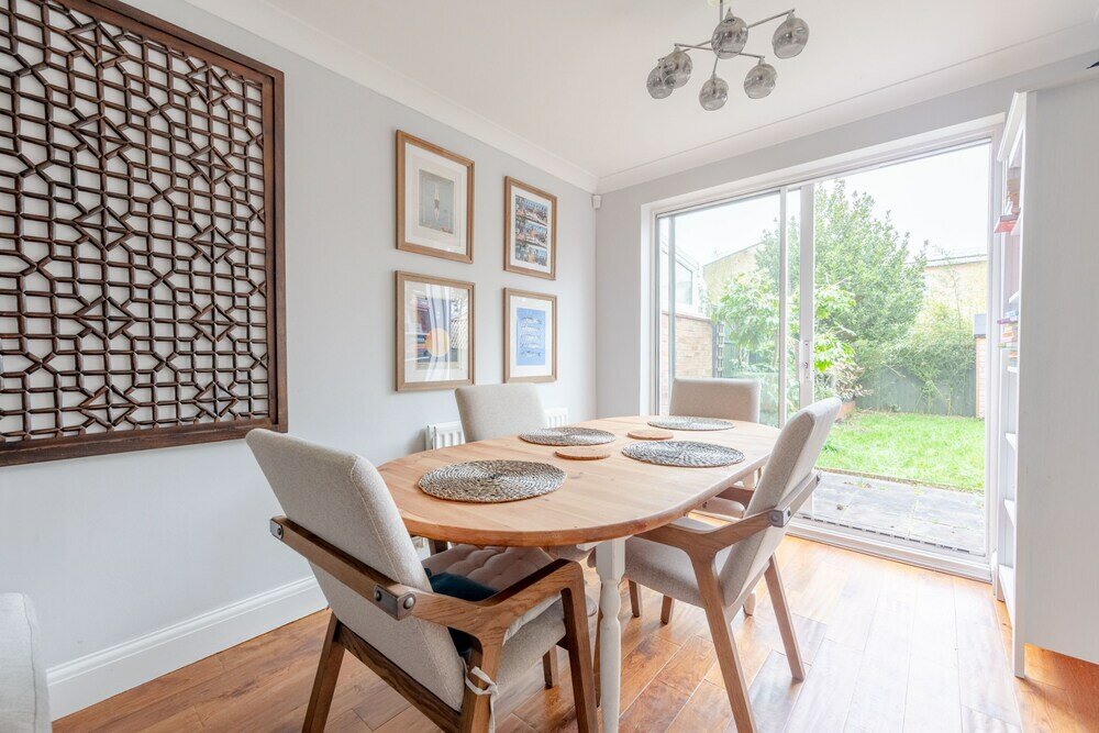 Фото Serene and Spacious 2 Bedroom House in South Wimbledon