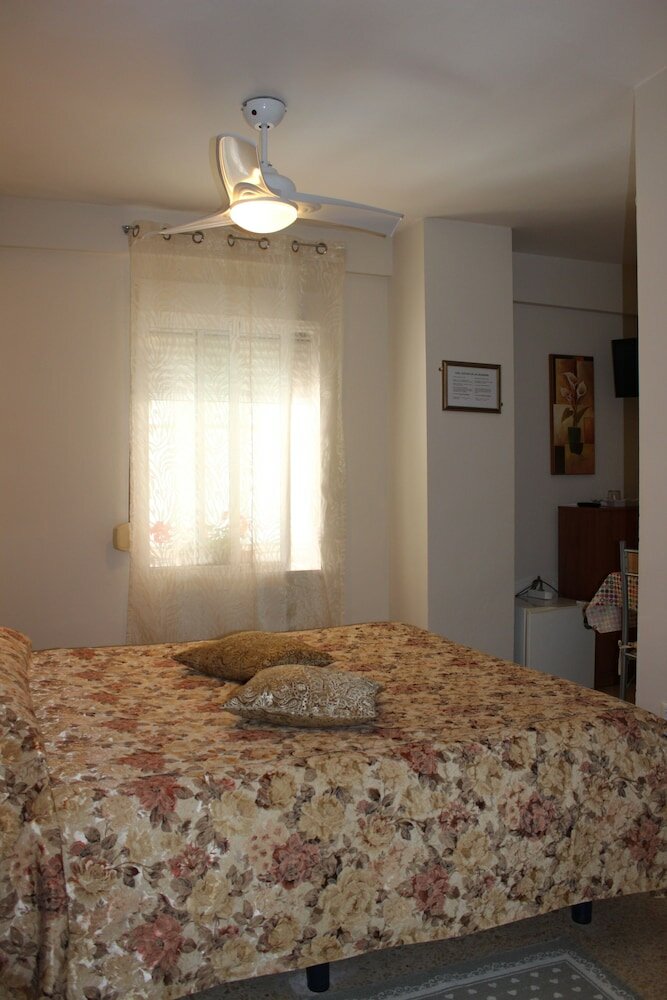 Фото Pensión El Parque