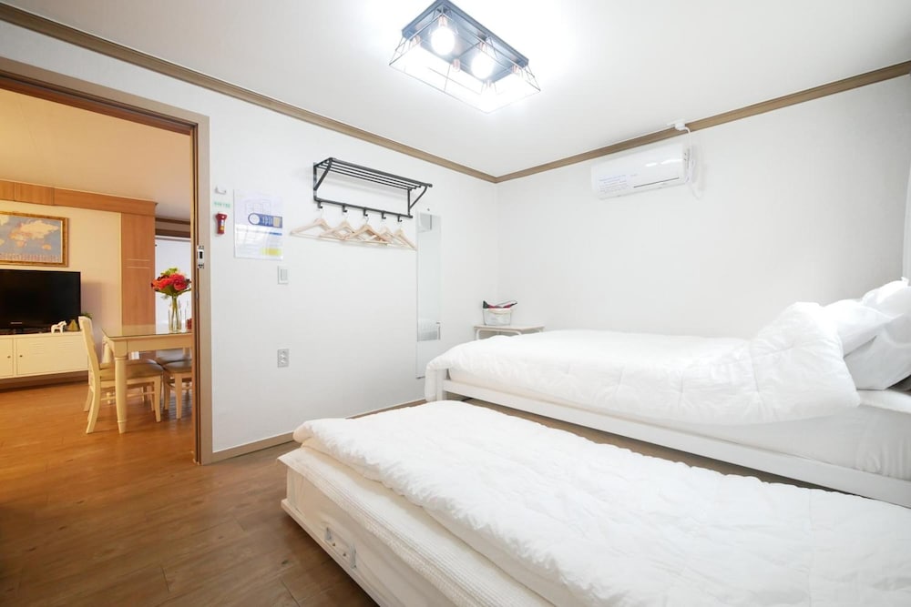 Фото Liz's House - Hostel