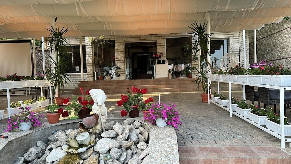 Фото Hayat Hotel Ltd