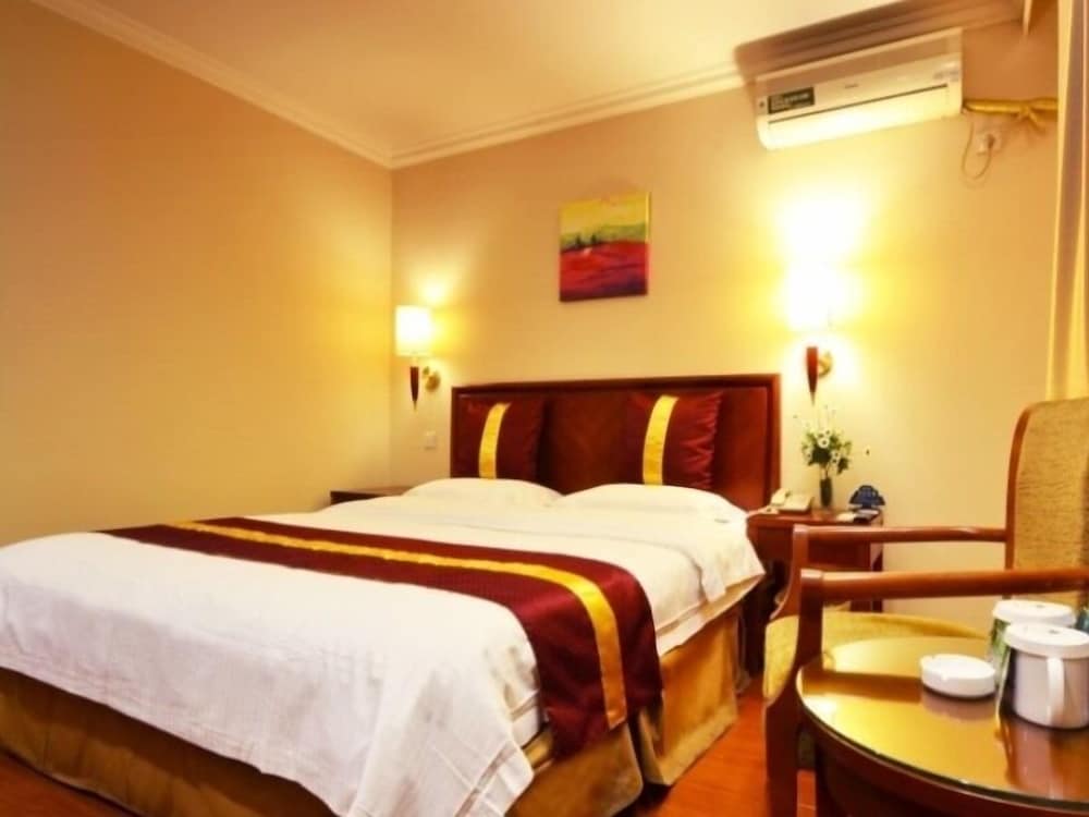 Фото Green Tree Inn Zhenjiang Zhongyang Street Rt-mart