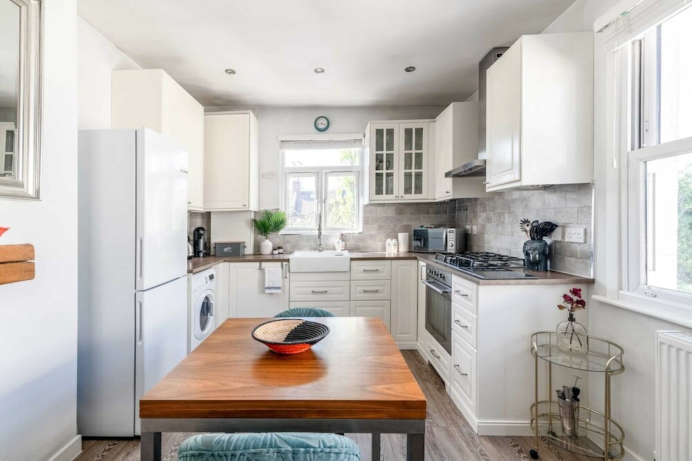 Фото Chic and Cheerful Flat in Willesden Green