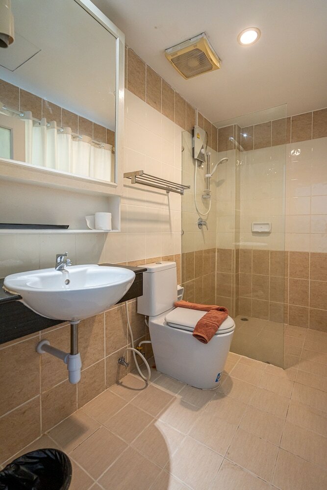 Фото Santi White House Patong Hotel