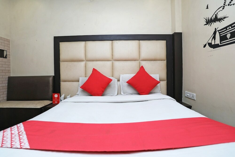 Фото Oyo 6801 Hotel Shri Sai International