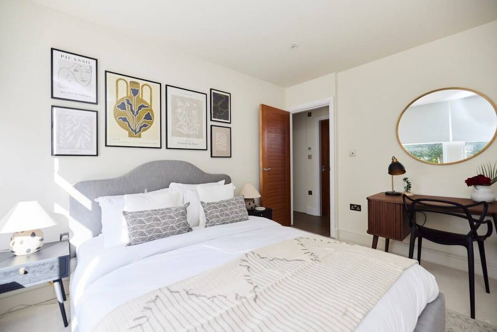 Фото The Wandsworth Haven - Bright 2bdr Flat