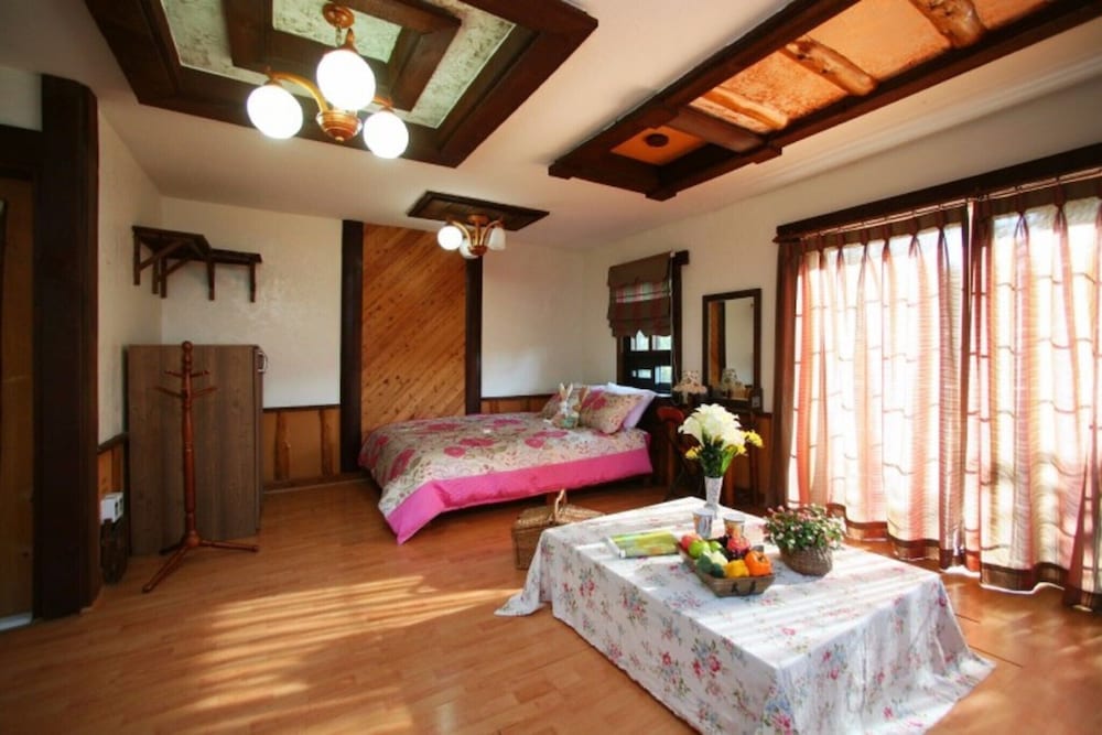 Фото Jeongseon Haetbinnuri Pension