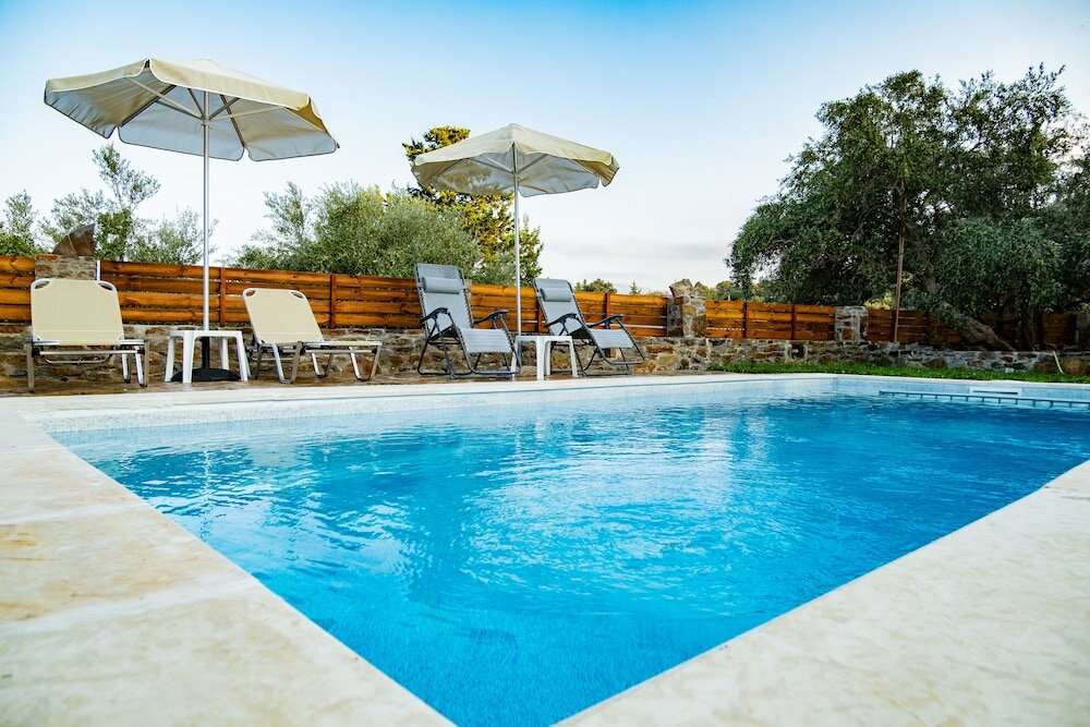 Фото Traditional Villa in Fres