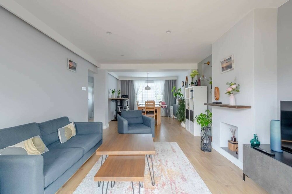 Фото Modern & Spacious 3bd House - Canning Town
