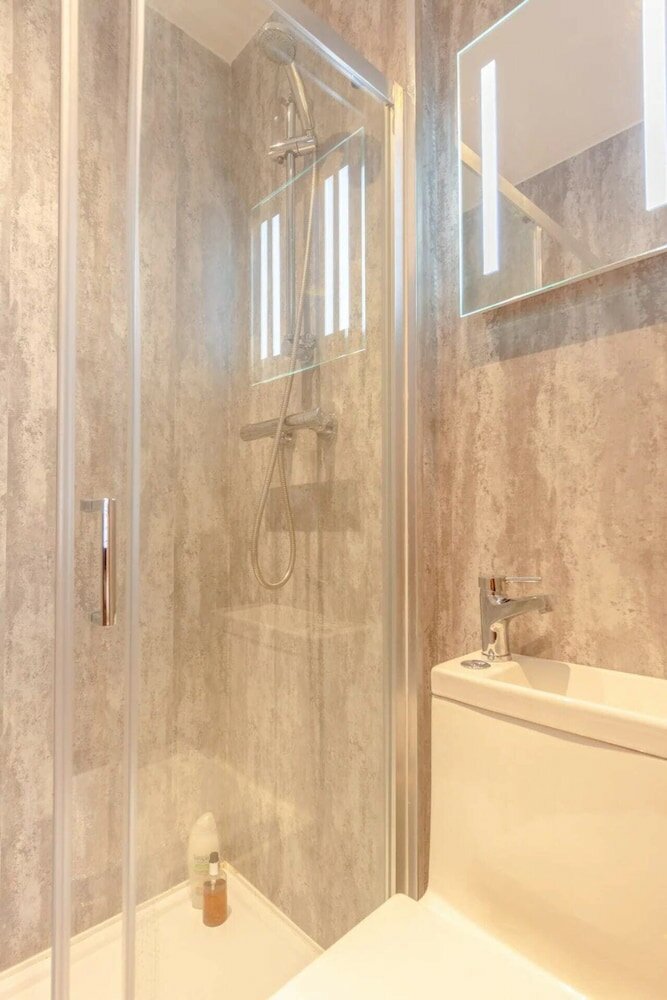 Фото Inviting 4bd With Private Patio - Bethnal Green