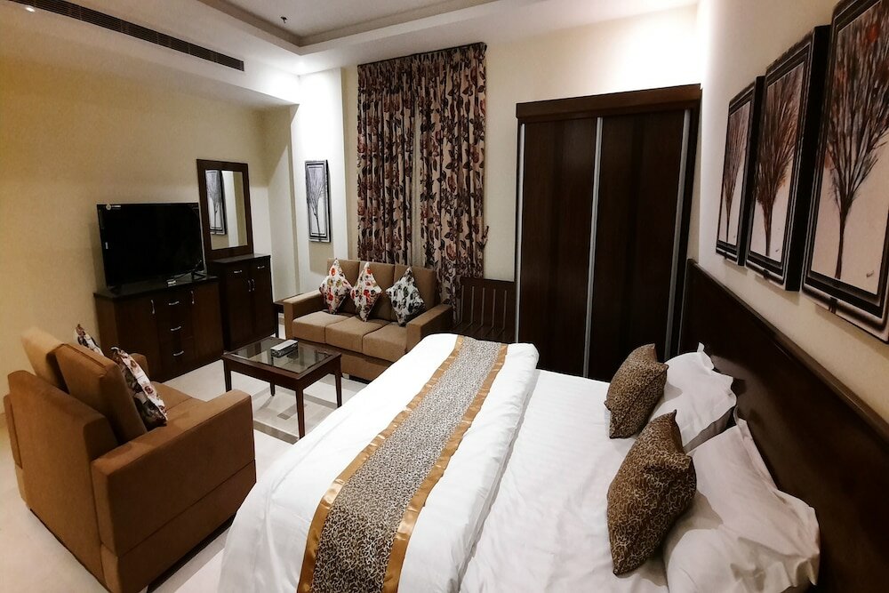 Фото The Blue Rose Hotel - الورده الزرقاء للوحدات السكنيه