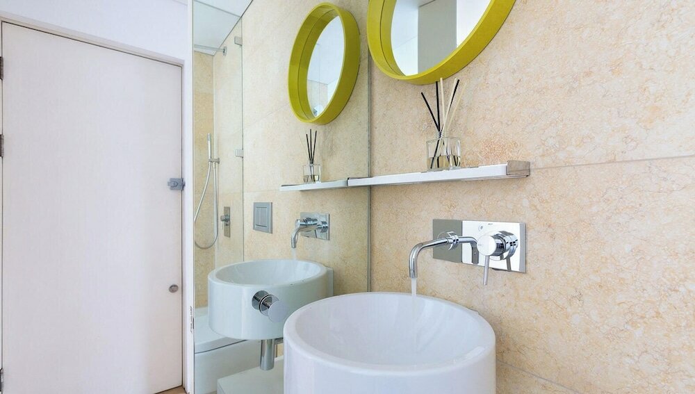 Фото Fitzrovia Apartments by MoreThanStays