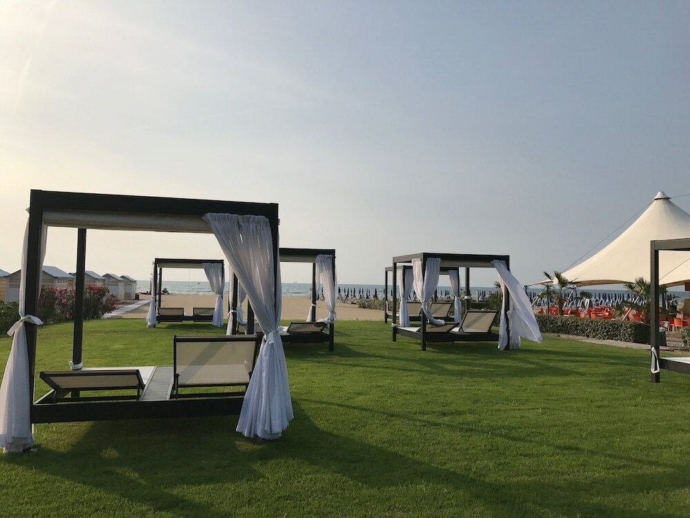 Фото Oasis Lagoon