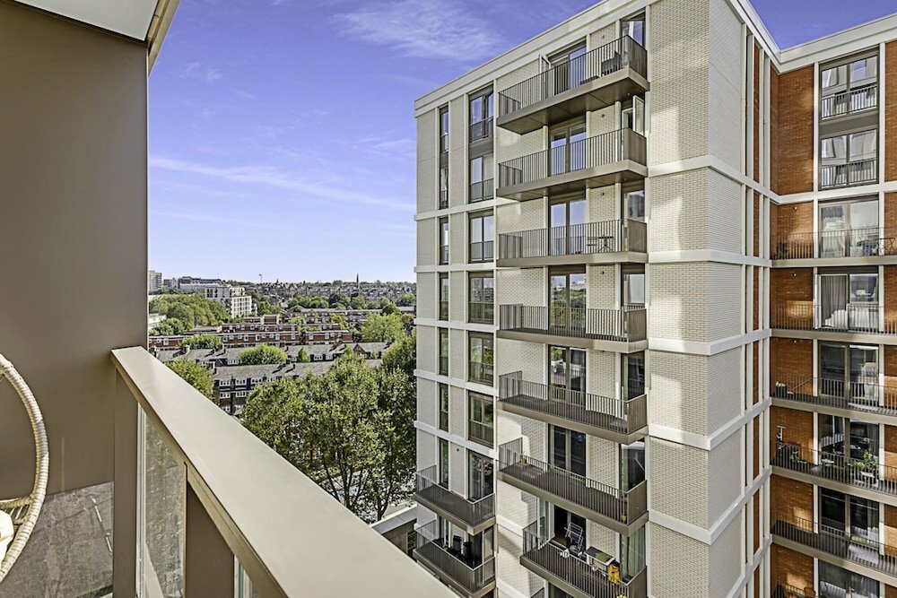 Фото Gorgeous Clapham Flat