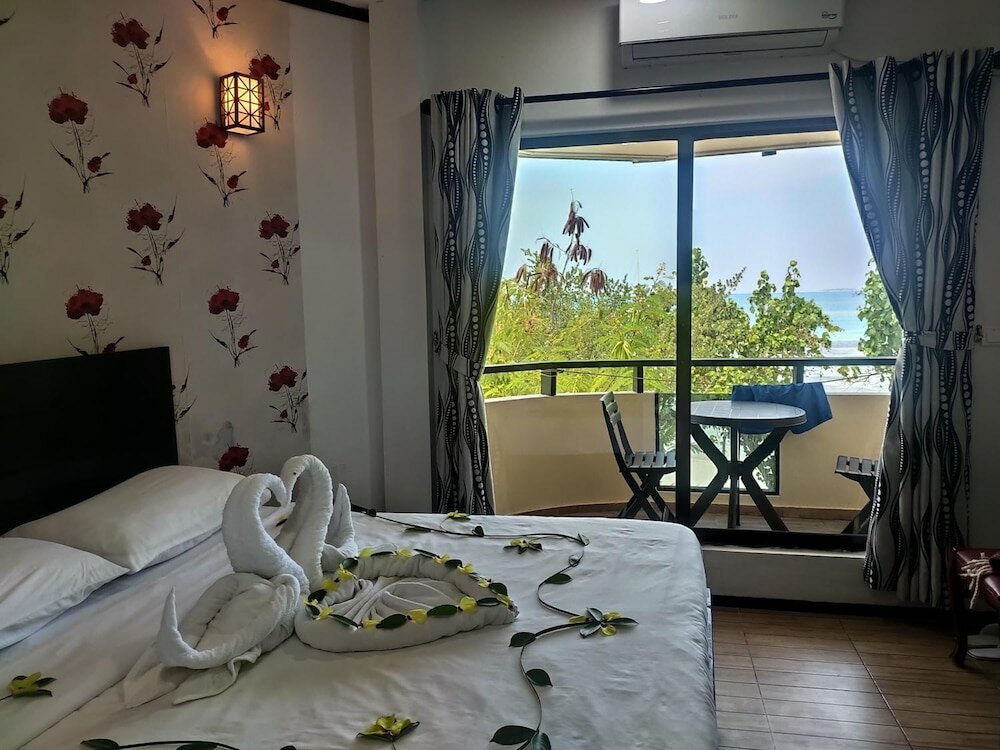 Фото Crown Beach Villas