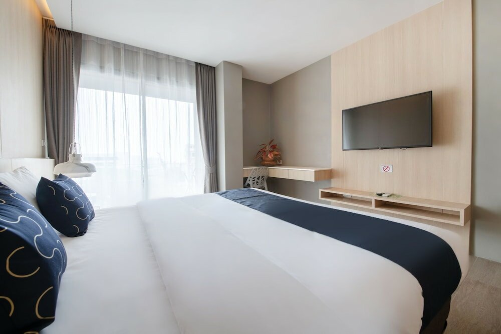 Фото Blooming Hill Boutique Suites