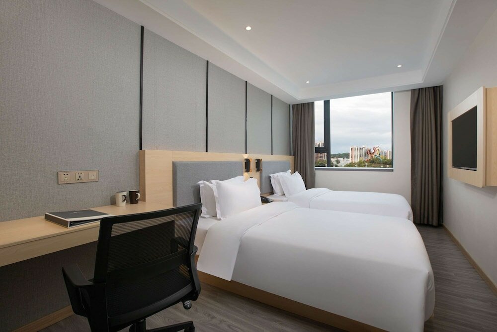 Фото отеля 2