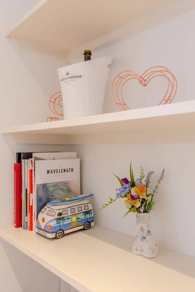 Фото Stylish 1 Bedroom Apartment in Pimlico With Lovely Garden