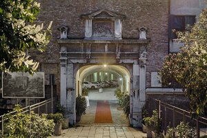 Гостиница Porta Altinia Suites