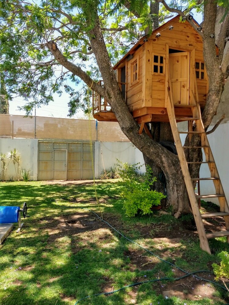 Фото Hermosa casa con jardin y alberca