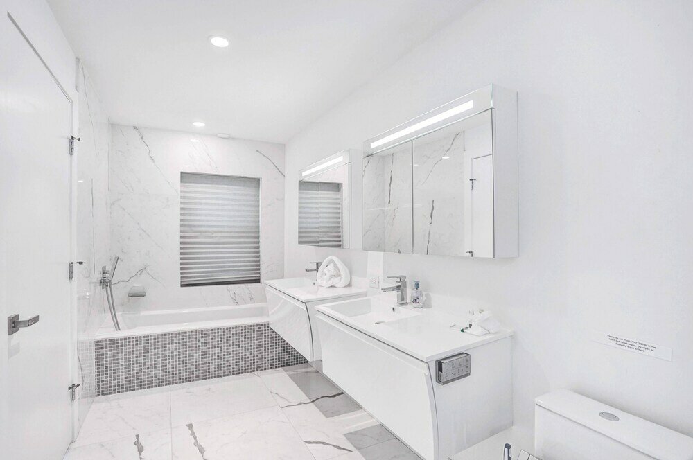 Фото Gorgeous 5br Home with Heated Pool