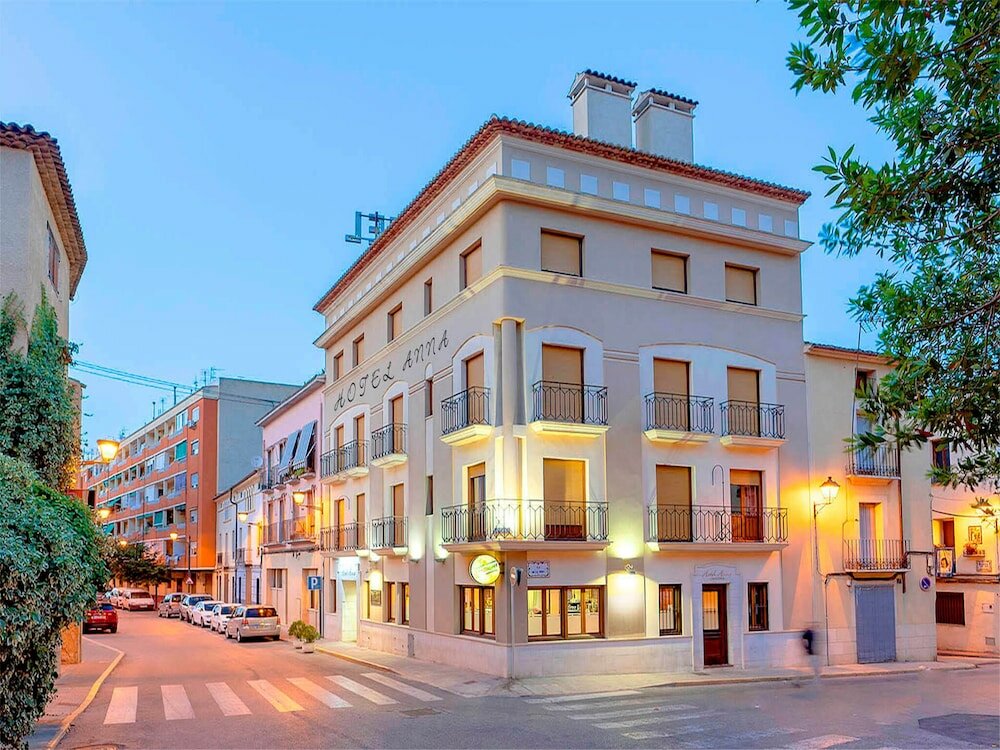 Фото отеля 1