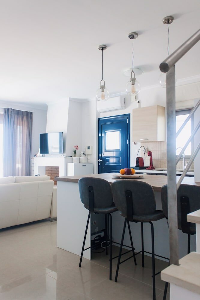 Фото Villa Cook with pool and sea views