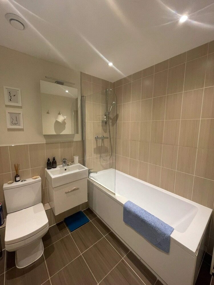 Фото Beautiful & Stylish 1bd Flat - Fulham