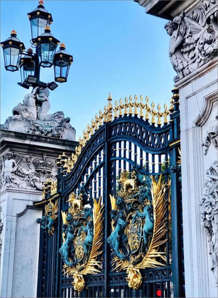 Фото Lak Serviced Apartments