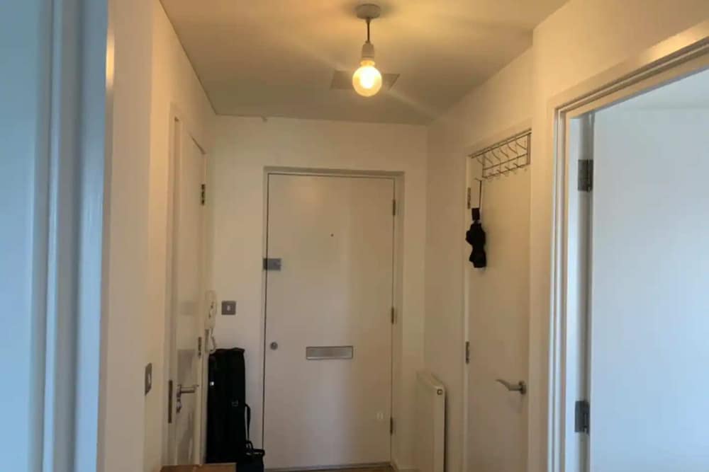 Фото Modern 1bd Flat With Balcony - Mile End